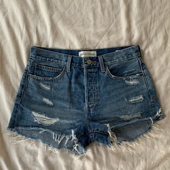 Aritzia DENIM FORUM The Ex-Boyfriend Short (size 27 eu/ jeans us 6) - Picture 1 of 3